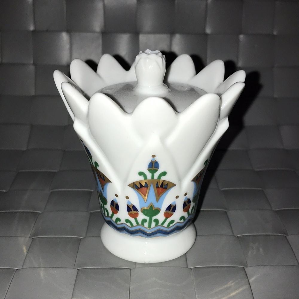 Vintage Elizabeth Arden Treasures of the Pharaohs Small Trinket Box Vase
